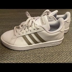 White/ silver strip adidas sneakers